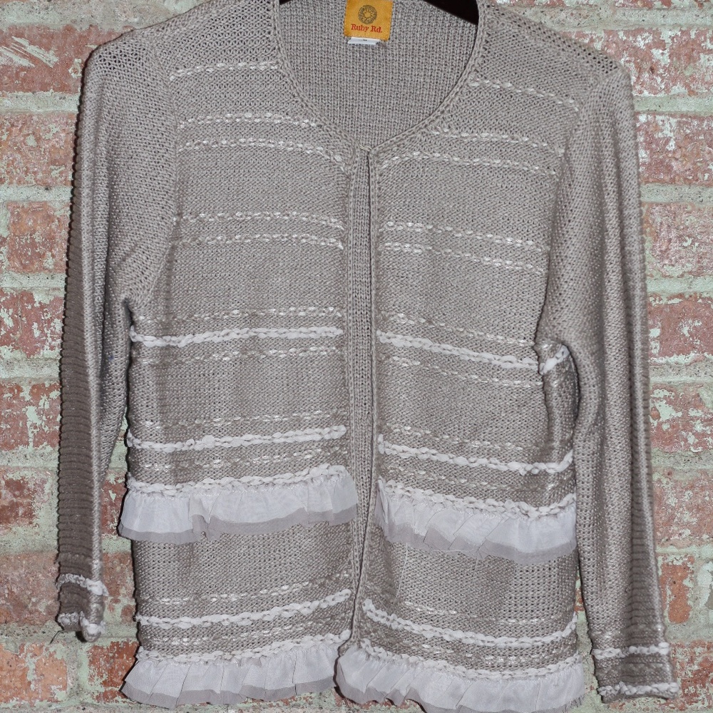 CHIC - Detailed Cardigan